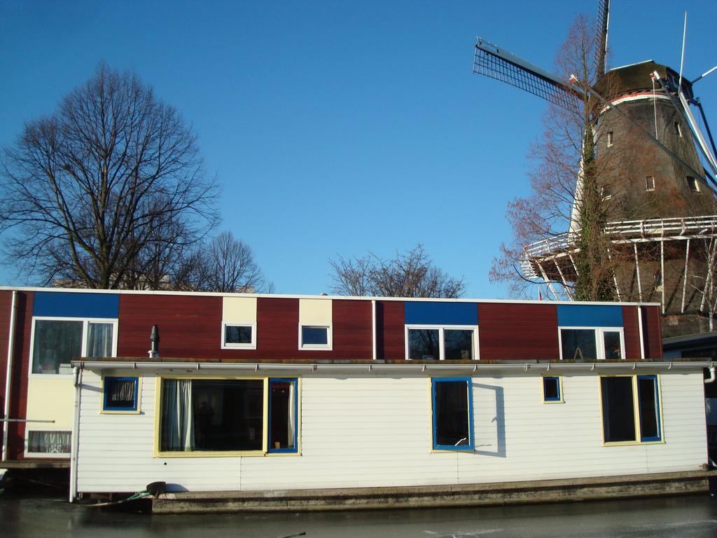 Houseboat Under The Mill Hotel Ámsterdam Exterior foto